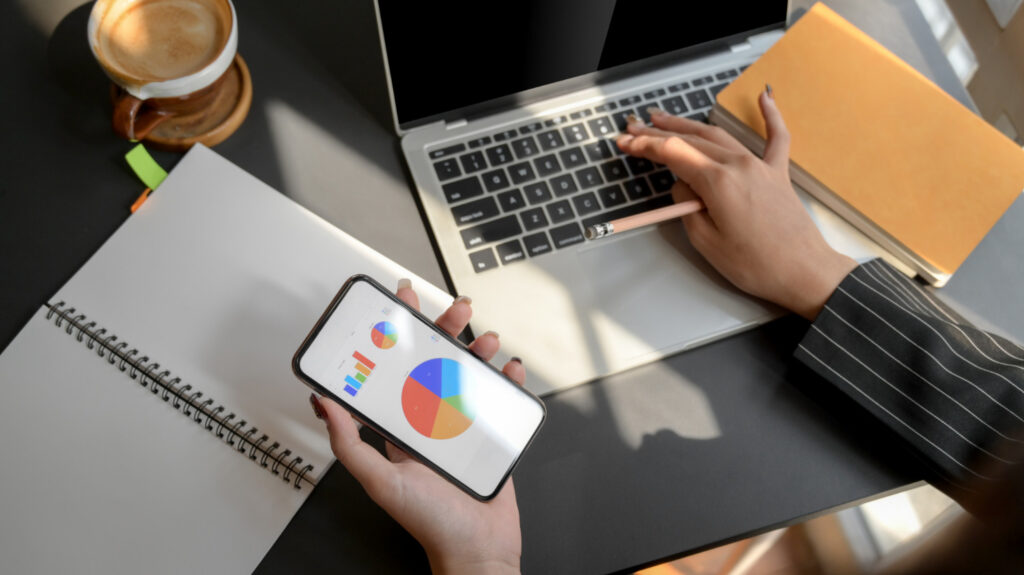 Контекстная реклама vs SEO: как найти баланс для роста трафика